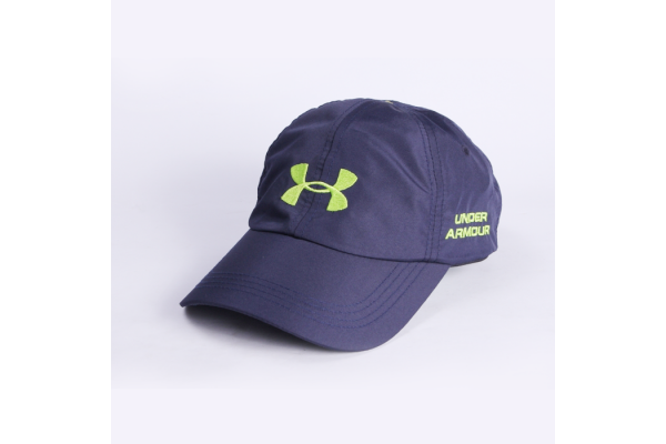 NÓN Under Armour