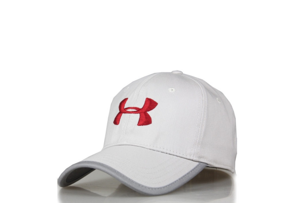 NÓN Under Armour